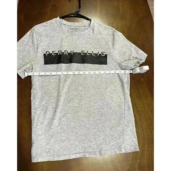 Perry Ellis Mens Medium Black And Grey Front Logo Crew Neck T Shirt (0118) - Picture 6 of 8
